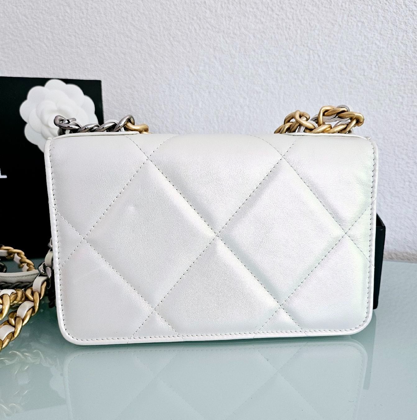 Chanel Borse da donna: Chanel WOC silber-weiss irisierend – Nuovo (secondo la descrizione) da Bern venduto da Sadler 8