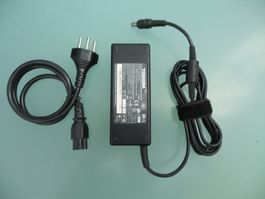 25) Toshiba Netzteil - PA-1750-08 - 75 Watt