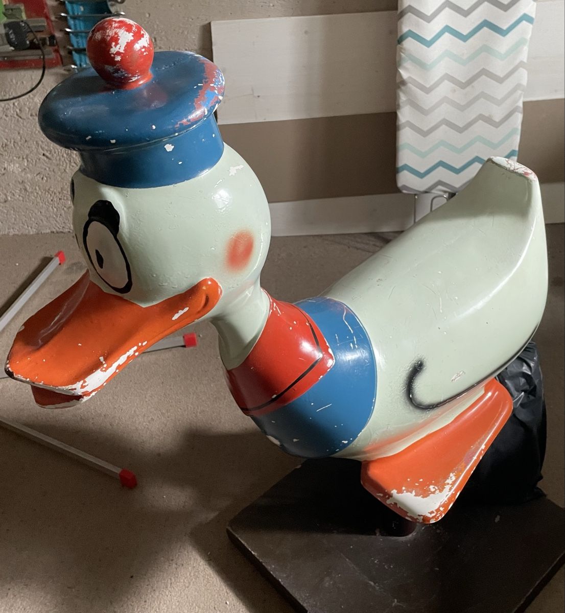 Statuette: Vintage Donald Disney Sitzfigur – Usato da Schaffhausen venduto da lar_sp7t 1