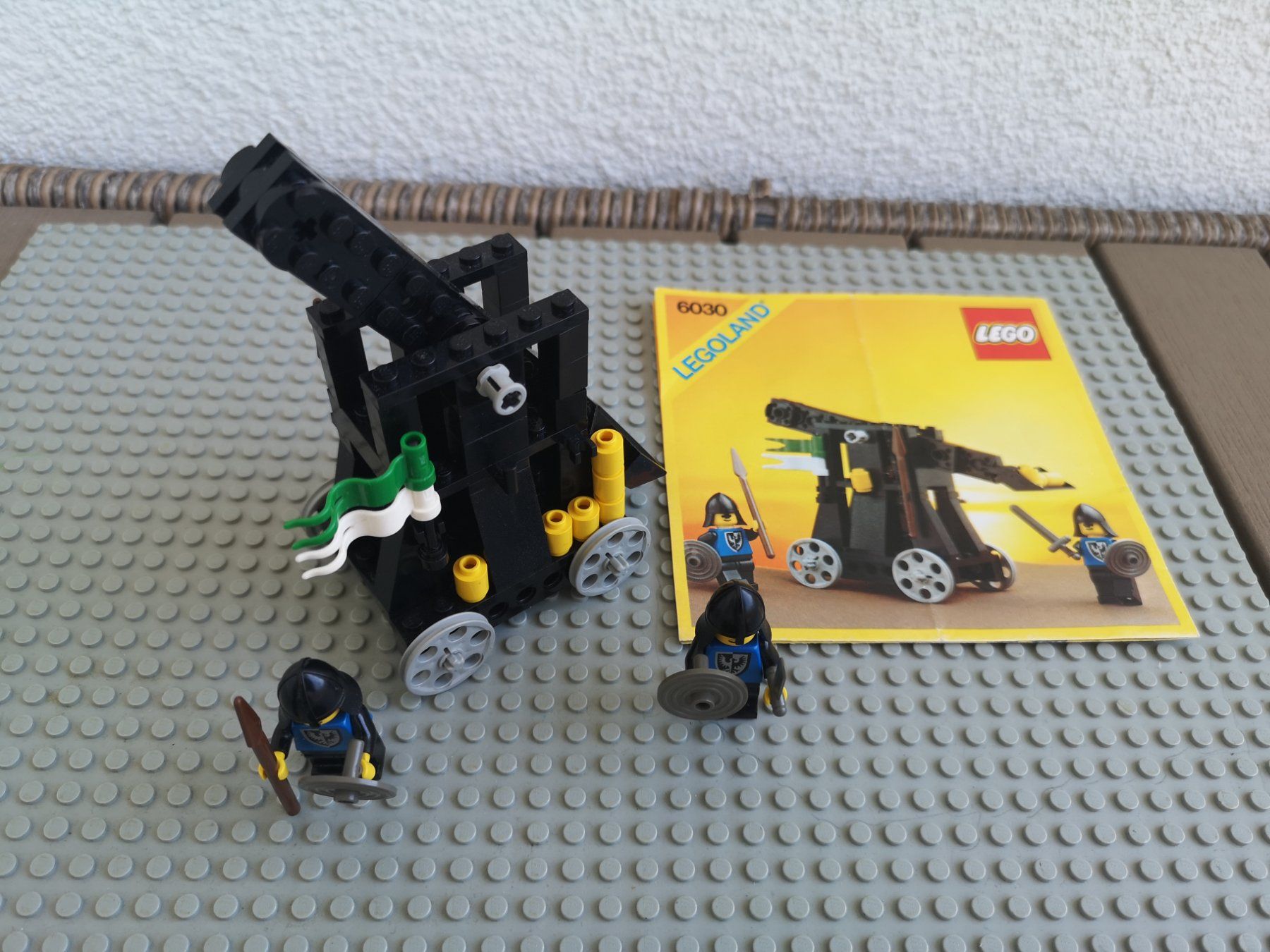Lego Giocattoli: LEGO 6030 Catapult komplett mit Anleitung – Usato da Goldau venduto da MacPad