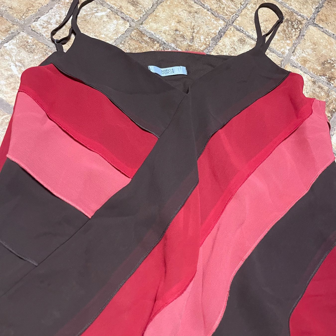 Top: Marks&SpencerTop elegante rosso e marrone, taglia38/40 – Nuovo (secondo la descrizione) da Gordevio venduto da LanaZimm 8
