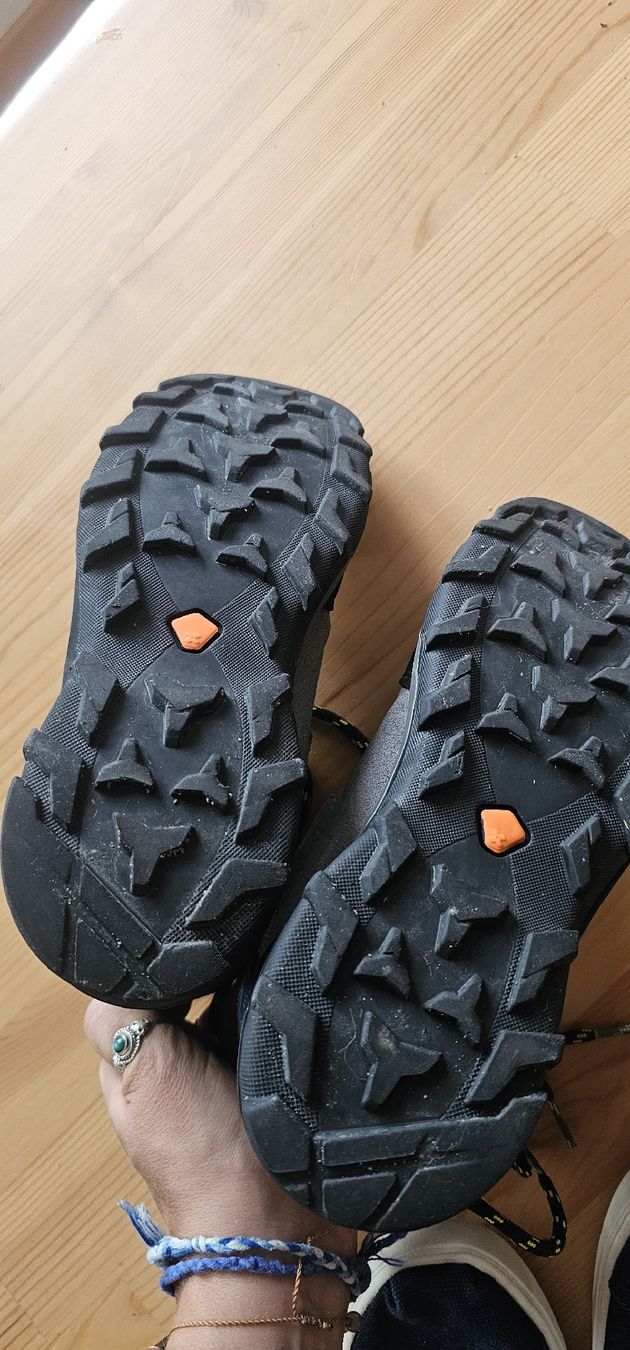 Scarpe per ragazzi: Quechua Wanderschuhe Kind Grösse 35 – Usato da Beckenried venduto da san_27bd 2
