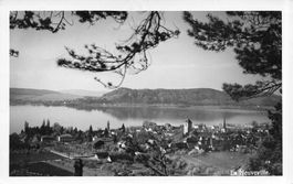 La Neuveville (BE) Blick über den Bielersee