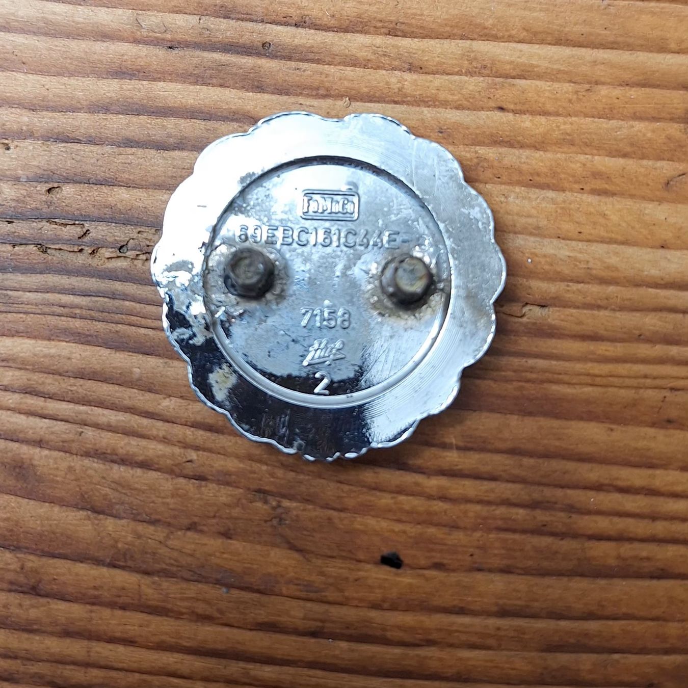 Ford Tutti pezzi di ricambio auto: Ford Capri Mk1 XLR Emblem – Usato da Triesen venduto da BLACKSHEEP75 3