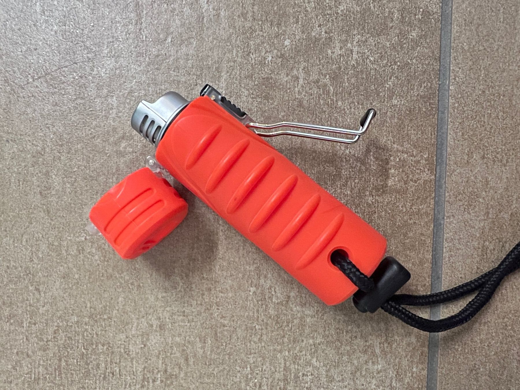 Accendini: UST Trekker Stormproof Feuerzeug, Orange – Nuovo (secondo la descrizione) da Merenschwand venduto da Andyw8 2