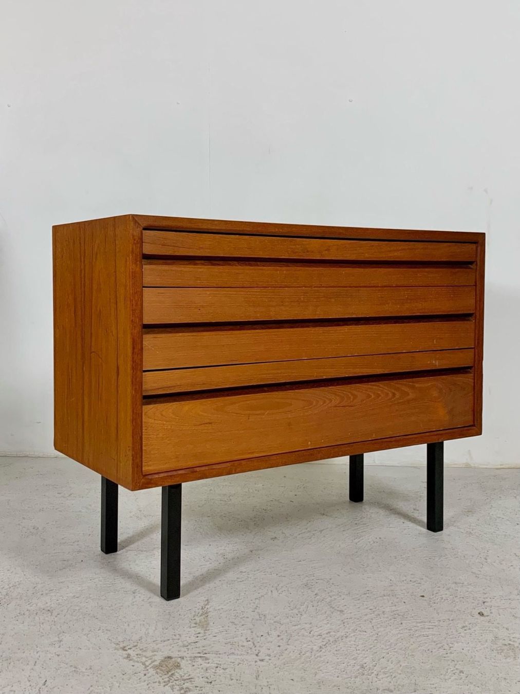 Cassettiere: MidCentury Teak Kommode Cado Denmark 60s – Usato da Basel venduto da MidMod20C 2