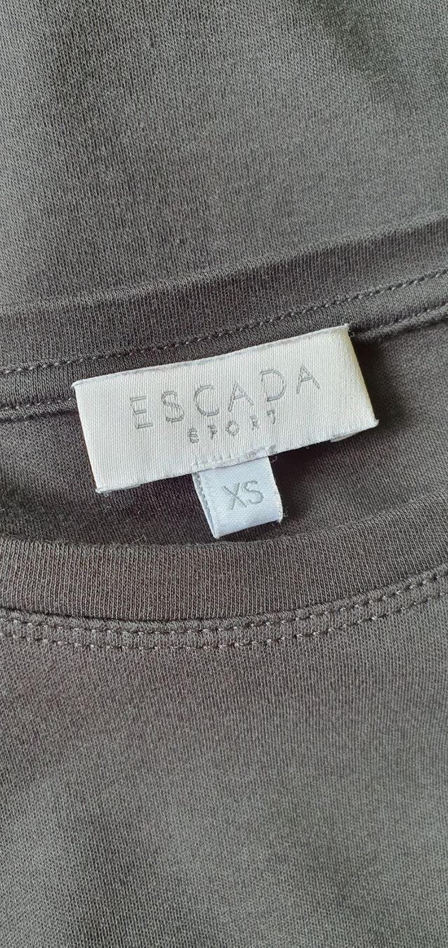 Escada T-shirt: Escada T-shirt S/M – Usato da Basel venduto da Kristal4 5