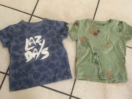 2 T-Shirts Gr.86 Sommer Look, Top Zustand!