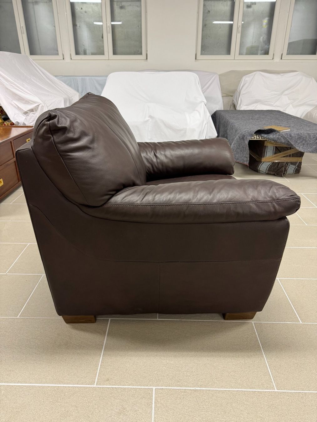 Divani: Leather Sofa in Excellent Condition – Usato da Gsteig b. Gstaad venduto da Auctionly 4