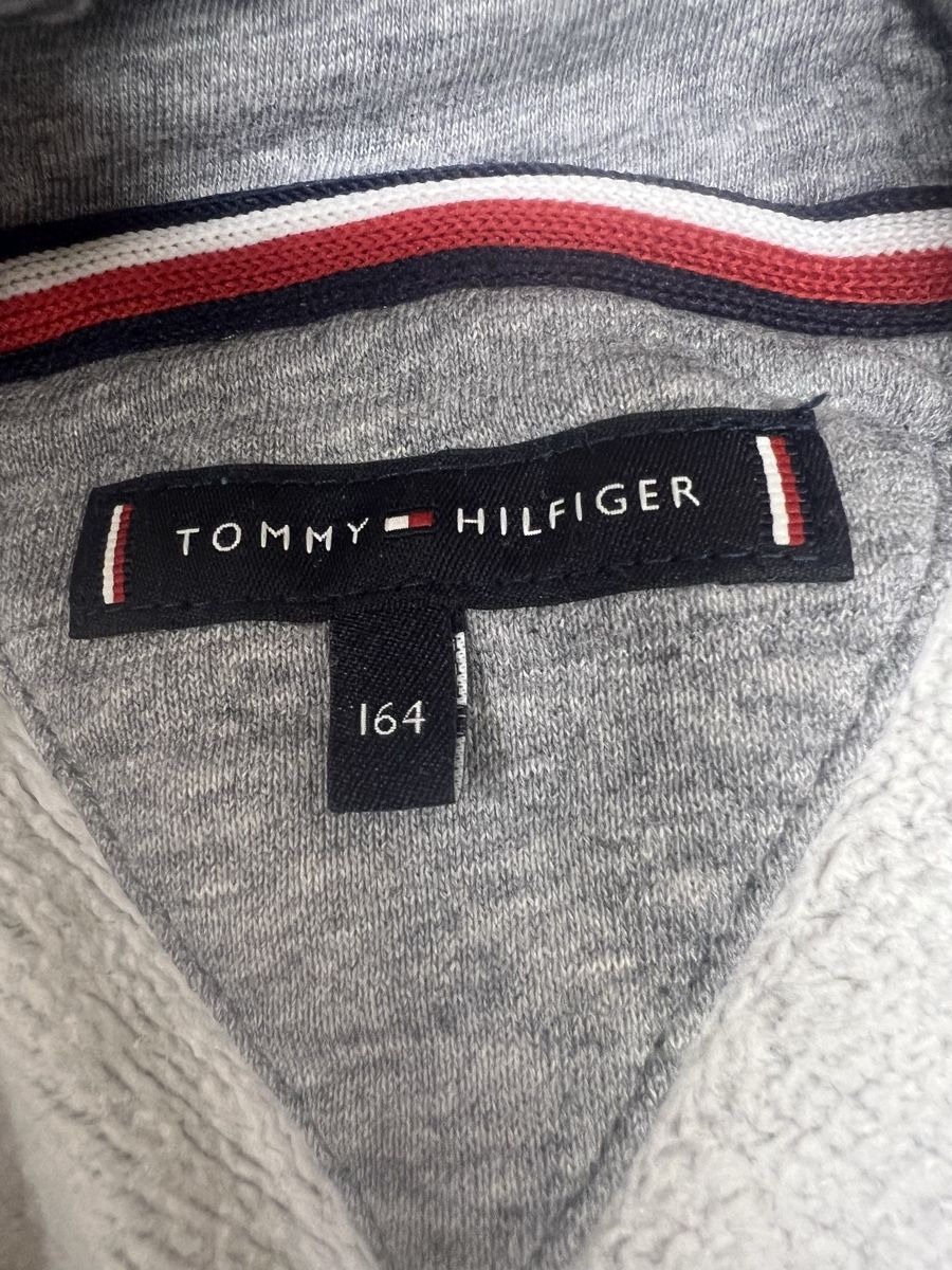 Tommy Hilfiger Maglioni & Felpe: Tommy Hilfiger Hoodie – Nuovo (secondo la descrizione) da Wädenswil venduto da GNT 2