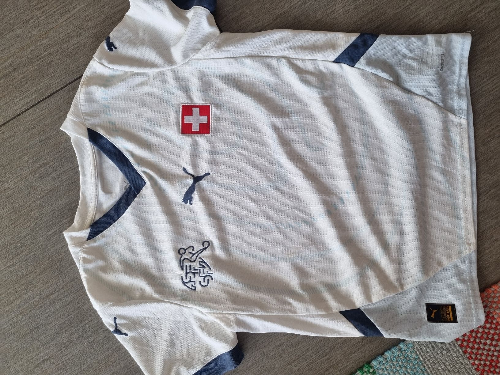 Schweizer Nati Scarpe, pantaloni & magliette da ginnastica: Swiss national team jersey – Usato da Bottmingen venduto da alenov