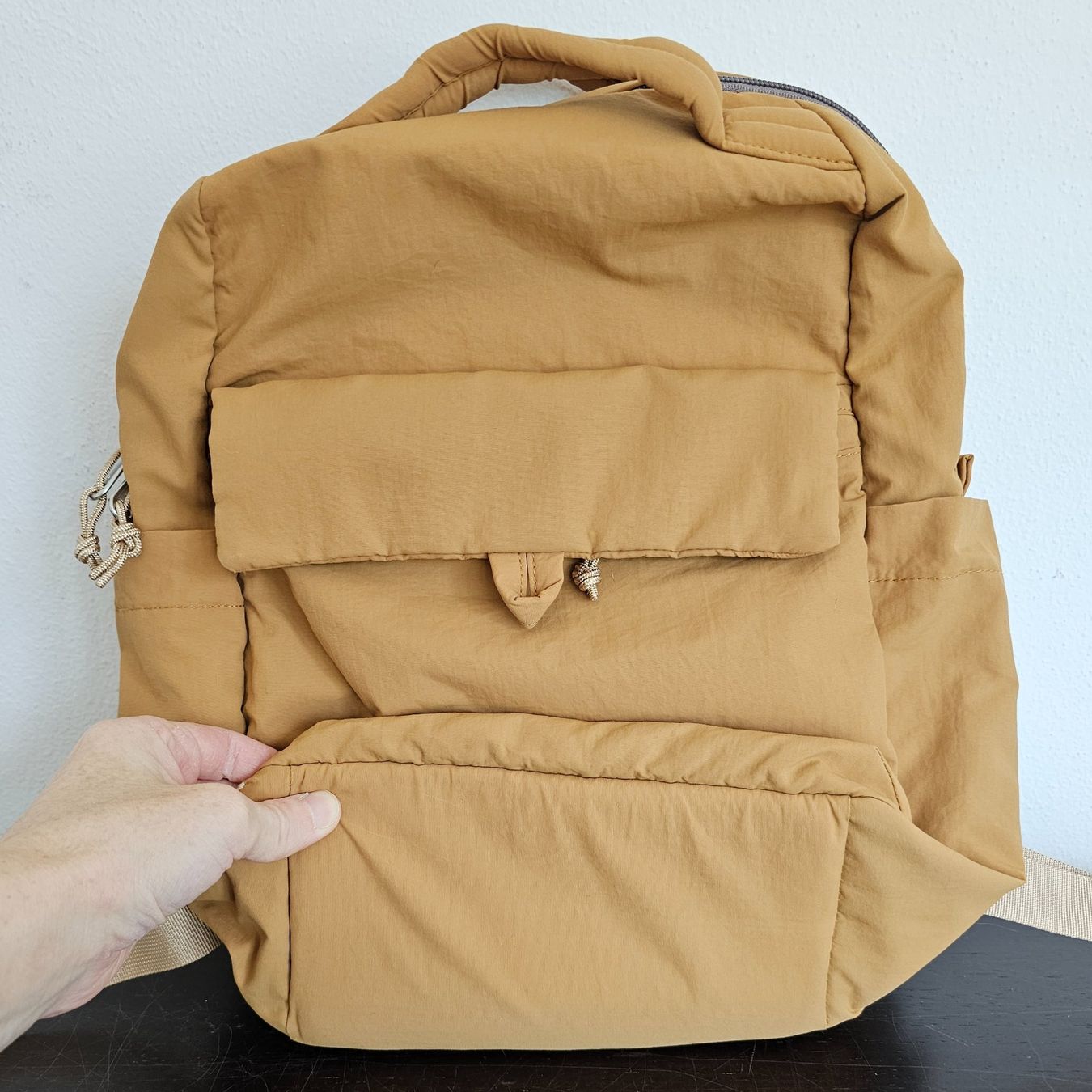 Sacs à dos: NEW Hellolulu Mini Carter Backpack (Toffee) – Neuf (Voir description) à Origlio par ann_q6qv 7