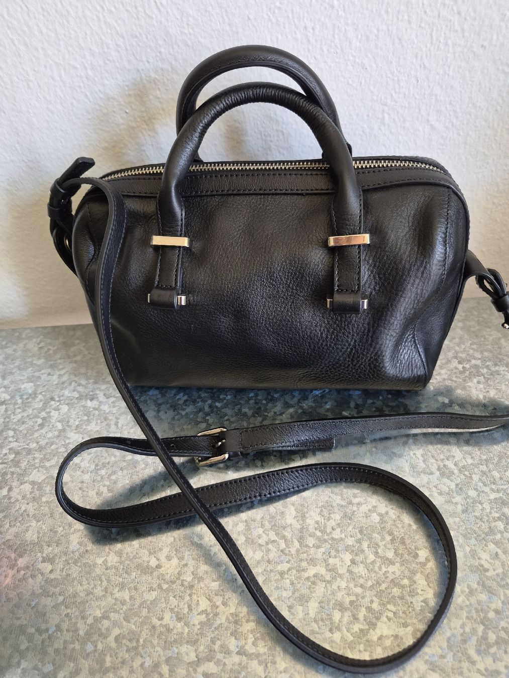 Taschen für Damen: Massimo Dutti  Ledertasche  Schwarz – Gebraucht aus Bern von Rou_rsz5