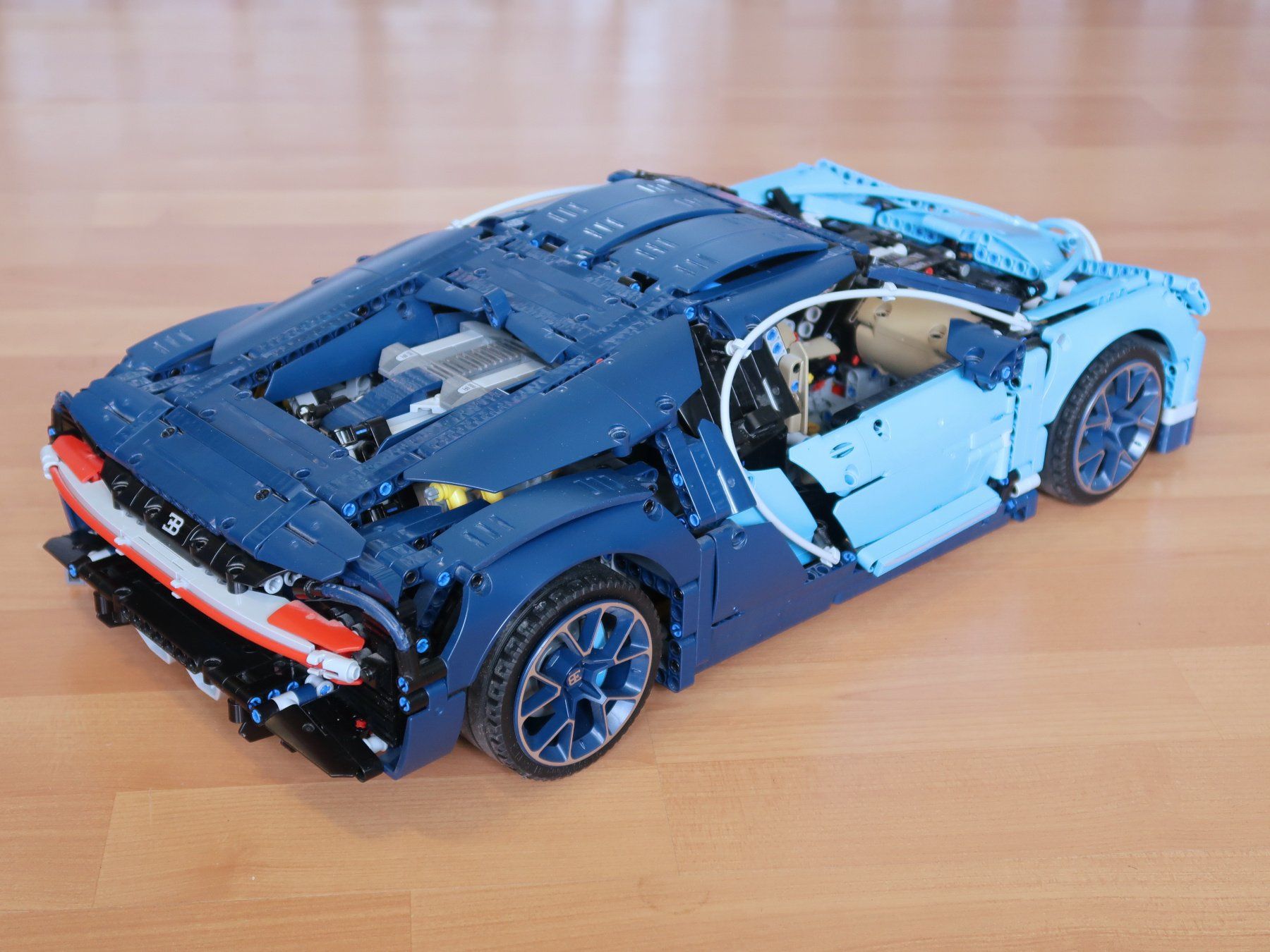 Lego Spielzeuge: Lego Technic 42083 Bugatti Chiron – Gebraucht aus Oberwil b. Büren von nih_qt5f 3
