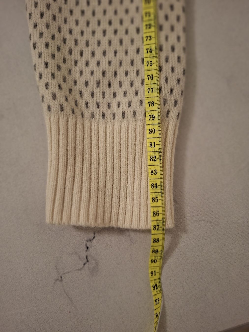 Pullover & Sweatshirts: Winter Strickpullover, Beige/Weiss, Top Zustand, Grösse M – Neu (gemäss Beschreibung) aus Rorschach von joh_v2y2 5