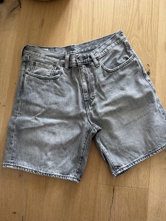 Jeans Shorts Levi's grau Denim guter Zustand Grösse 32