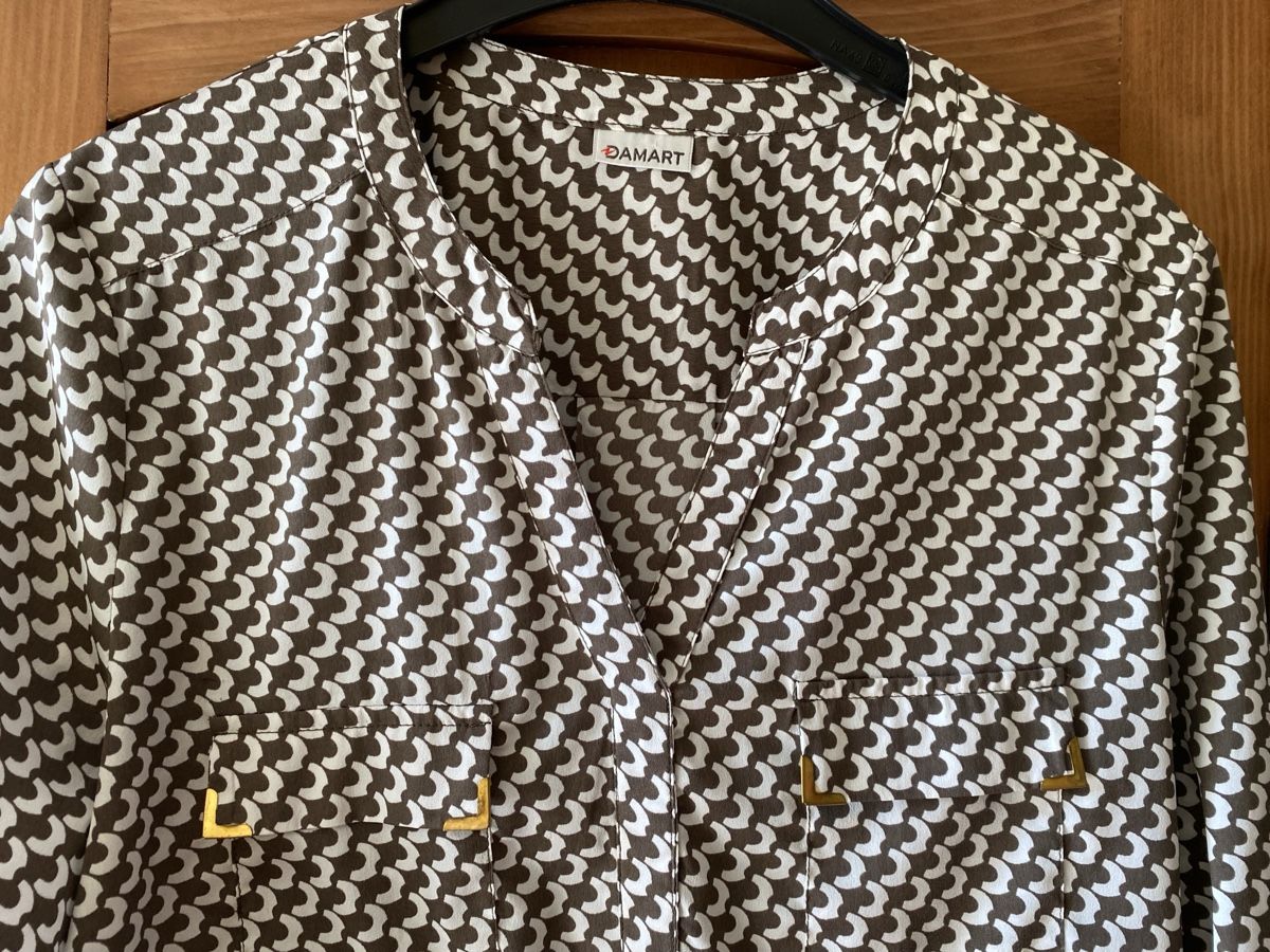 Camicette: Damart Bluse Damen Langarm Grösse 40 Muster – Usato da Schaffhausen venduto da purzel51 1