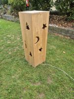 Holz Stehlampe mit Ausschnitten Motiv Weihnachten