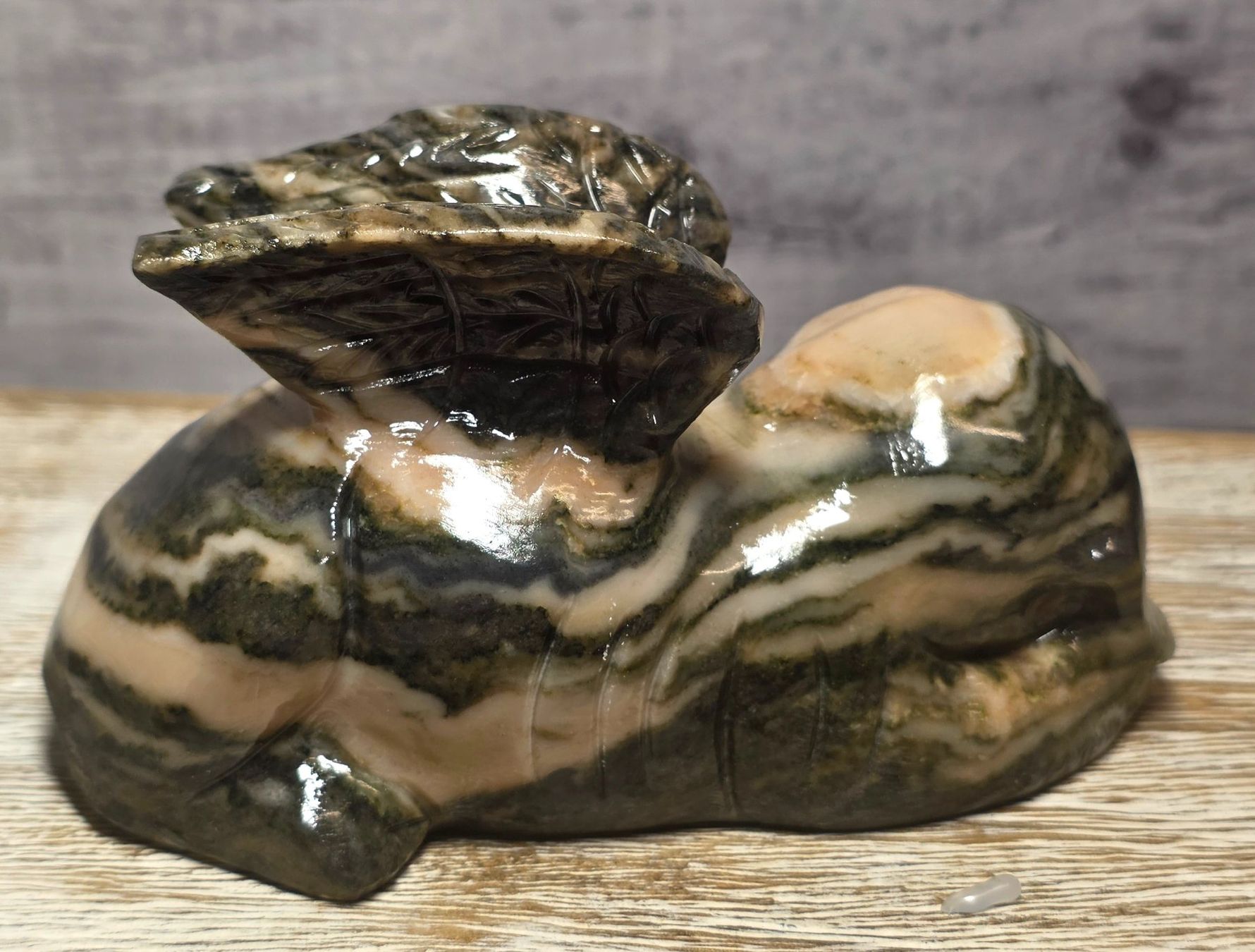 Minerali & Pietre curative: Schlafender Hunde Engel aus Jade 575g – Nuovo e nell'imballaggio originale da Matzingen venduto da Shay_Crystalz 2