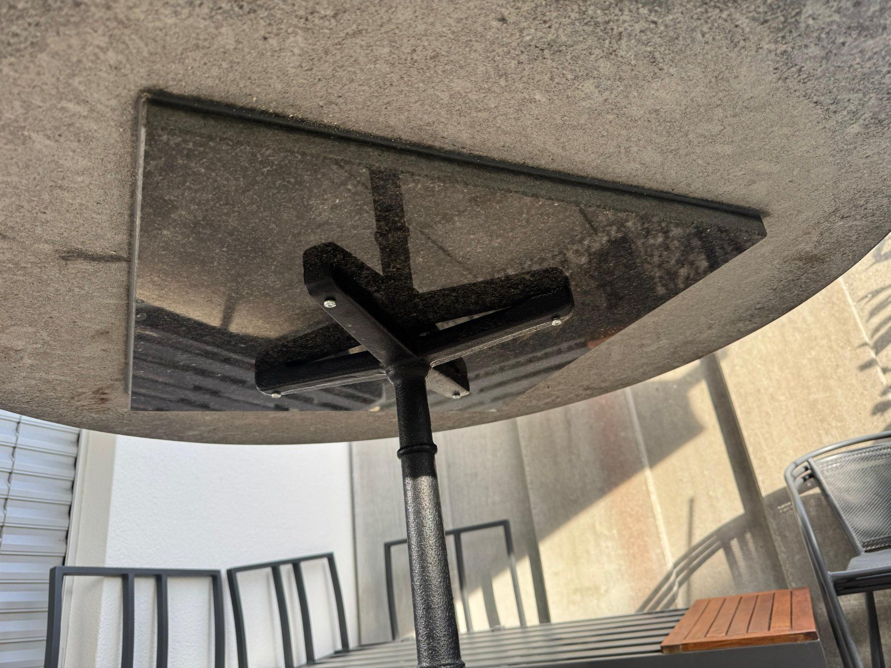 Tische: Granittisch rund – Gebraucht aus Lohn-Ammannsegg von Laluna16 4