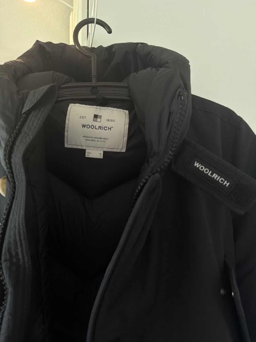 Woolrich Cappotti: Woolrich Arctic Parka schwarz, Grösse S – Nuovo (secondo la descrizione) da Hägendorf venduto da fufj11 1