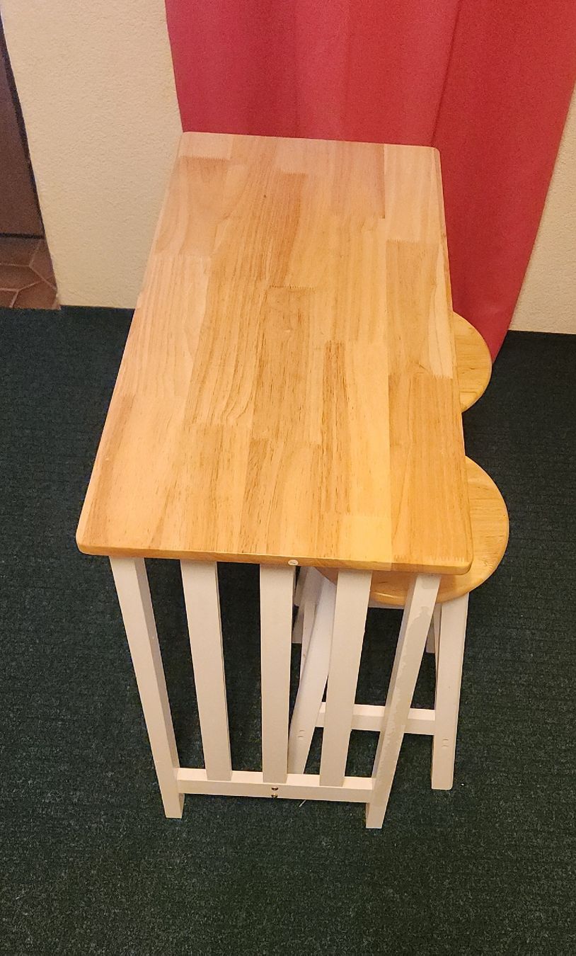 Tischset: Tischli mit 2 Hocker – Gebraucht aus Bonfol von mai_p9rx 2
