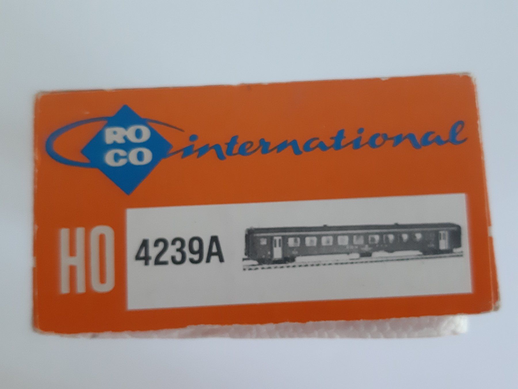 Roco Modelleisenbahnen: Roco HO 4239 A PersonenWagen – Gebraucht aus Buchs SG von Bray_Law 4