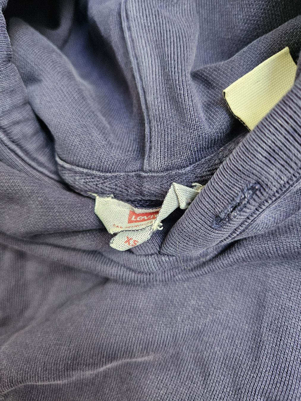 Levi's Pullover & Sweatshirts: Levis Hoddie Dunkelblau – Gebraucht aus Fehren von hxna36 1