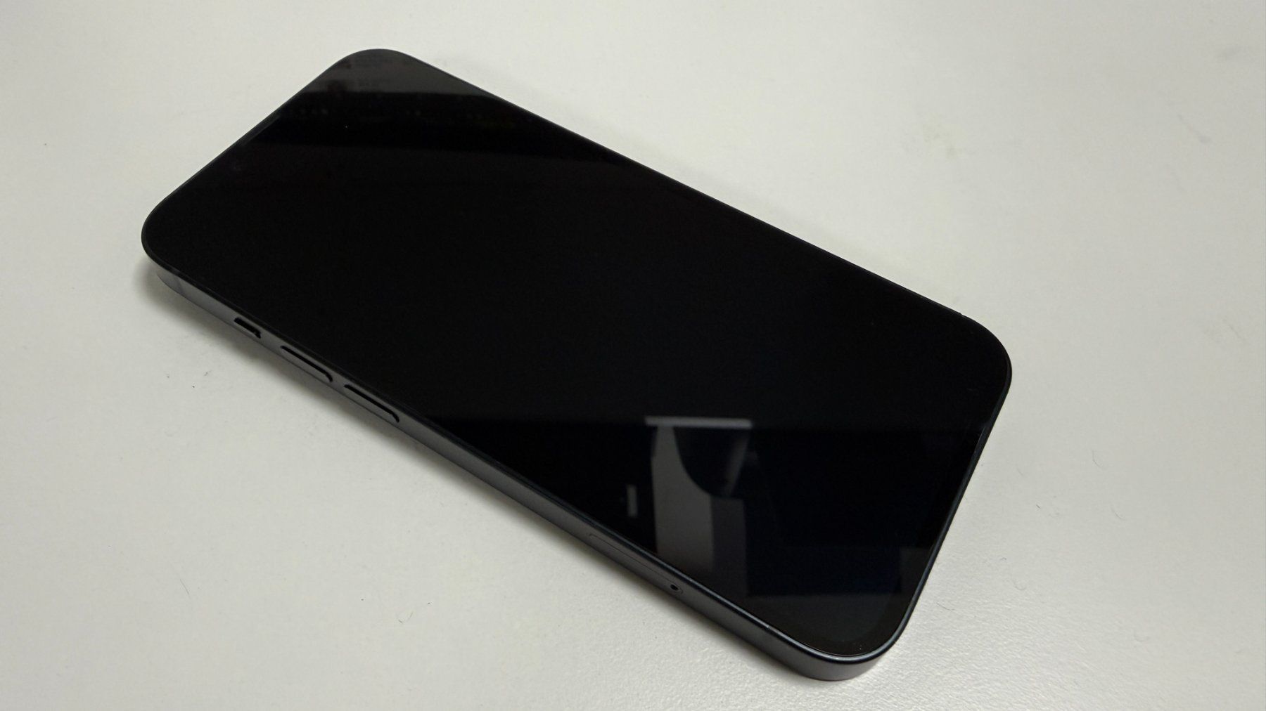 Apple Telefoni cellulari / Smartphones: Apple iPhone 14, 128GB schwarz, defekt – Usato da Basel venduto da protekto 2