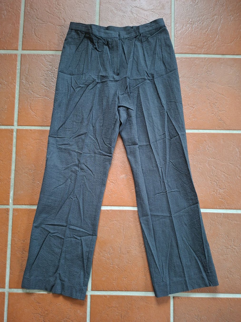 Pantaloni: Caroline Biss; dunkelgraue elegante Hose Gr. 42 – Usato da Boniswil venduto da Totomat-Lady