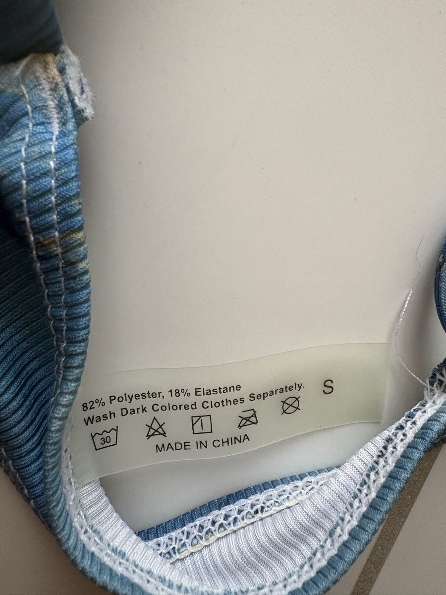 Badekleider & Bikinis: Bikini Oberteil blau gemustert Grösse S  – Gebraucht aus Winterthur von nik_pr58 2