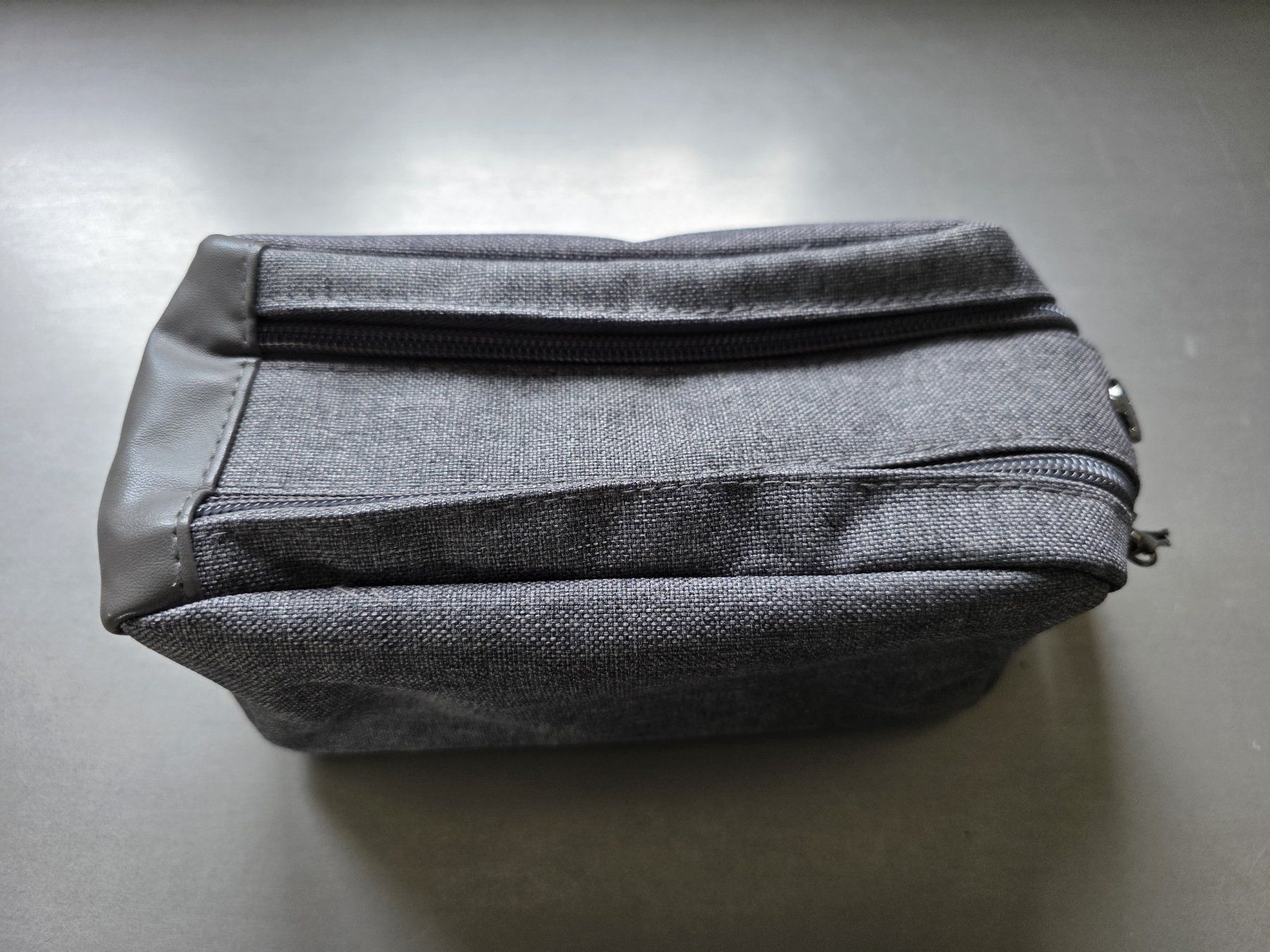 Kosmetikkoffer: Emirates Business Class Amenity Kit Men – Neu (gemäss Beschreibung) aus Möriken AG von Flamingo73