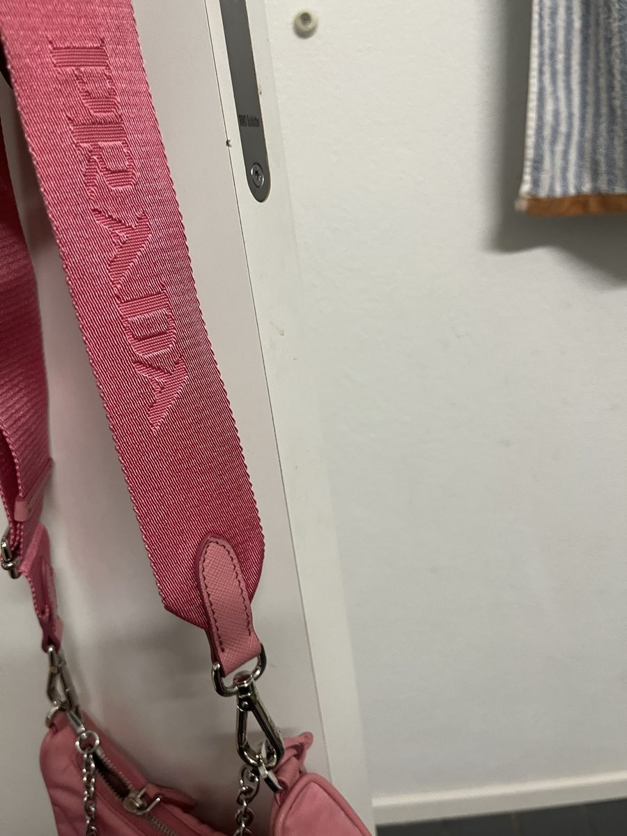 Prada Sacs femmes: Prada Re Edition 2005 Rosa Original – D'occasion à Ebikon par loy_wjg6 9