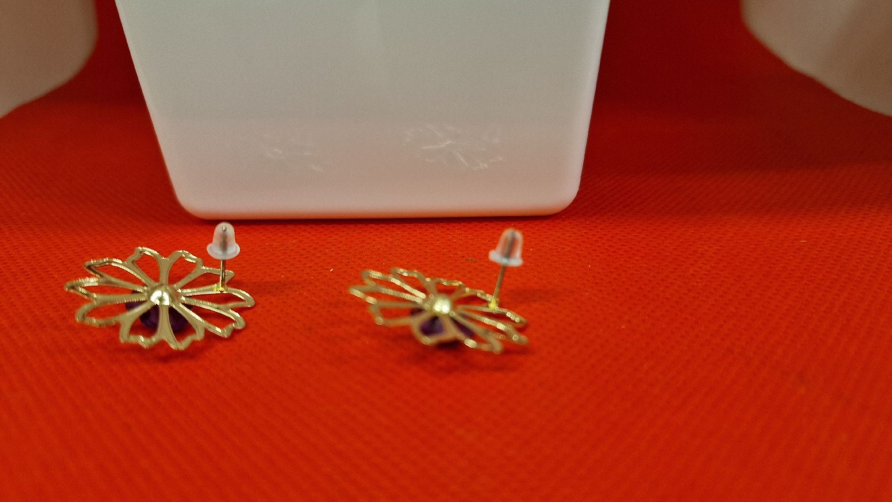Orecchini pendenti & Orecchini a lobo: Blumen Ohrstecker mit Amethyst – Nuovo (secondo la descrizione) da Herisau venduto da Antiques.AR 1
