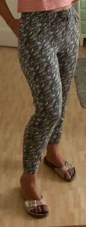 CK Calvin Klein Freizeithose / Hose, Damen, grau-weiss, M 38