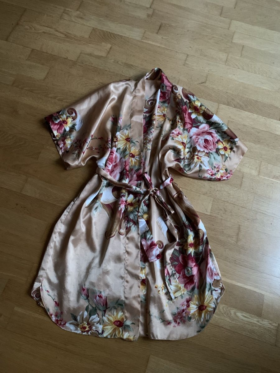 Kimono: Morgenmantel mit Blumenmuster. Gr S-M – Usato da Sempach venduto da katzaana3 1