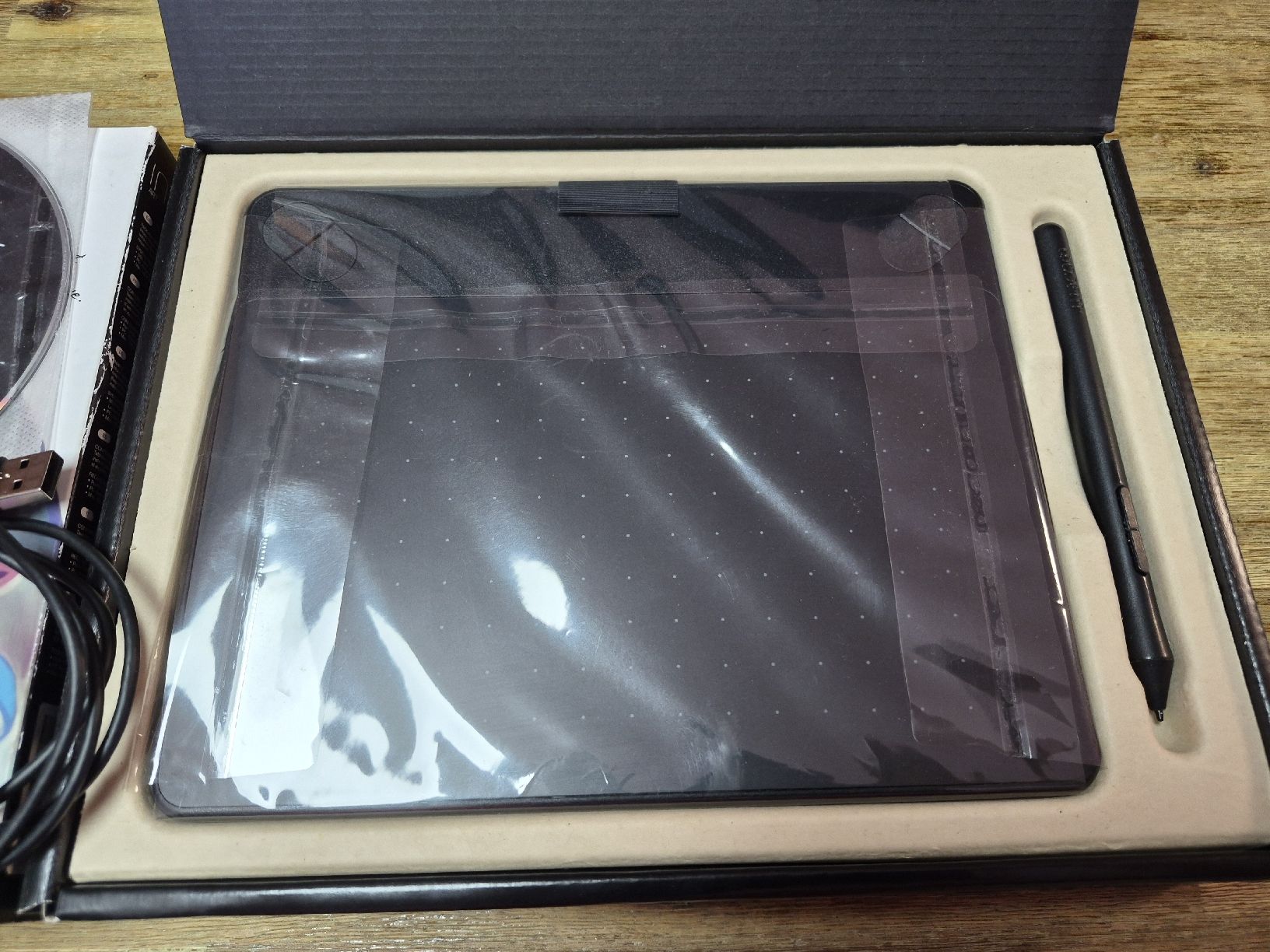 Wacom Tablet PC: Wacom Intuos Art – Usato da Rorschach venduto da Deepblack89