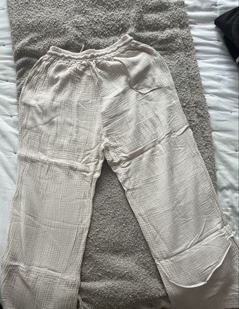 Damen Hose Musselin hellbeige elastischer Bund neuwertig
