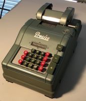 Antike Rechenmaschine Precisa gebrauchter Zustand