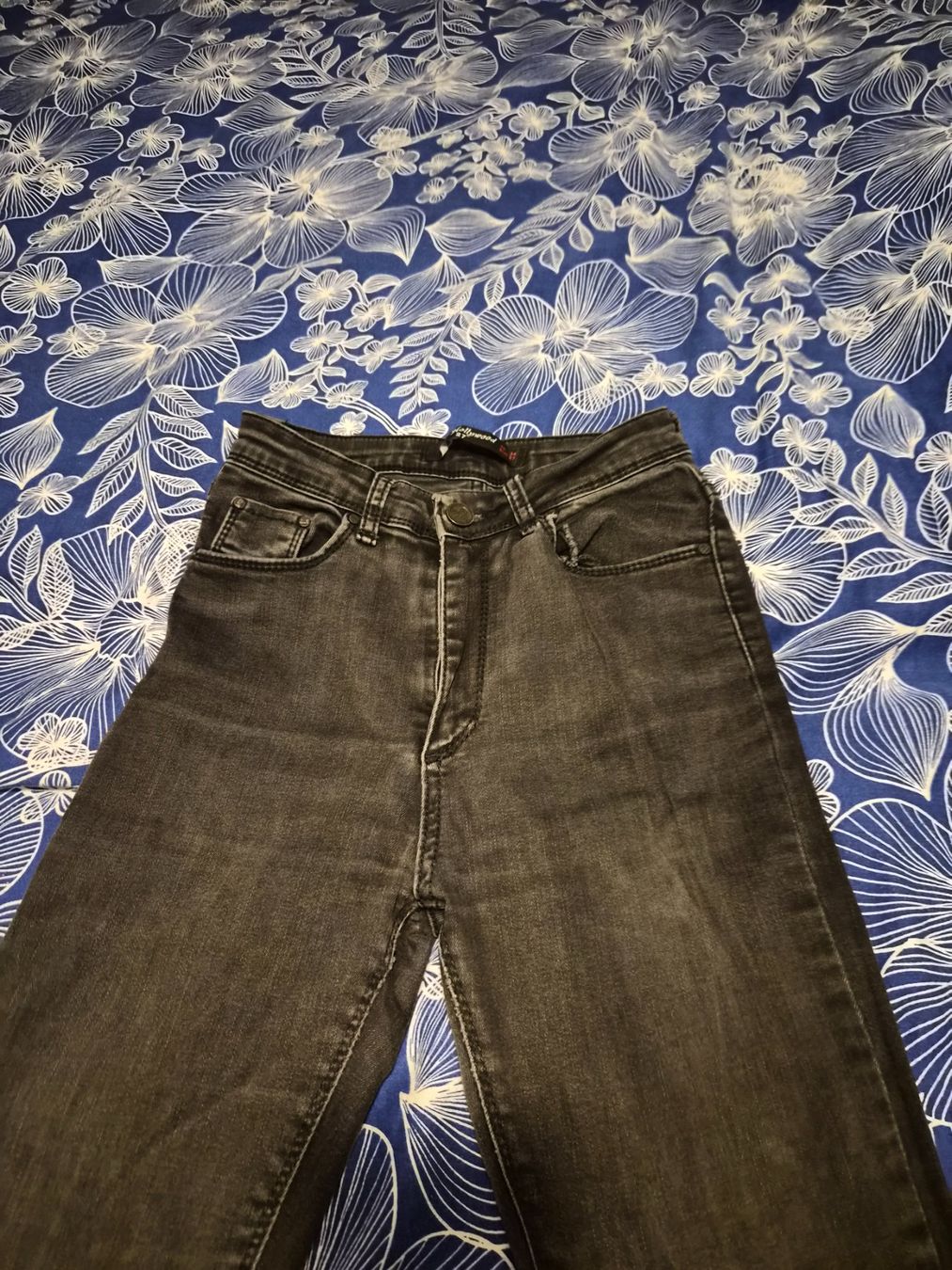 Jeans: Jeanshose Shein  gr 27   nr 23 – Nuovo (secondo la descrizione) da Dietikon venduto da Eleda 1