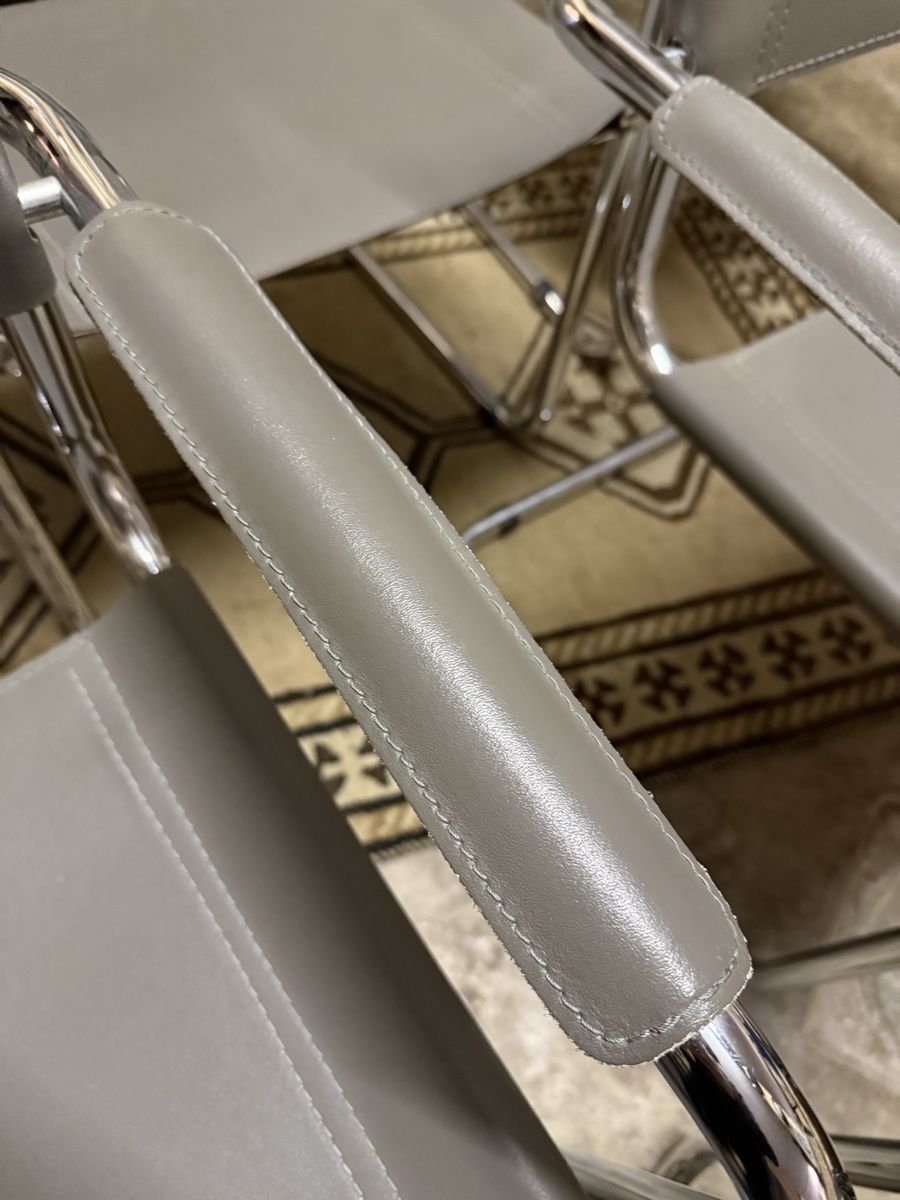 Stühle: 6 chaises cantilever – Gebraucht aus Les Bayards von aout 5