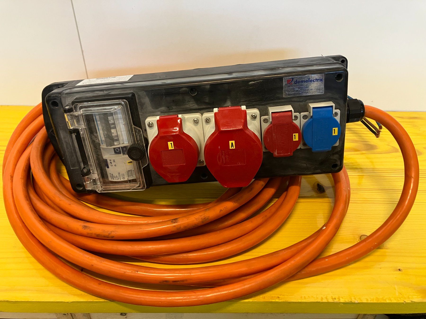 Elettrotecnica: Demelectric Baustromverteiler 32A CEE 400V Typ 841 IP44 – Usato da Lichtensteig venduto da Buy24International