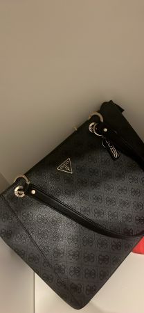 Guess Handtasche, schwarz, neuwertig, Top Zustand!