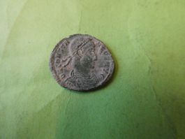 uralte Bronzemünze    18 mm     2.65 g