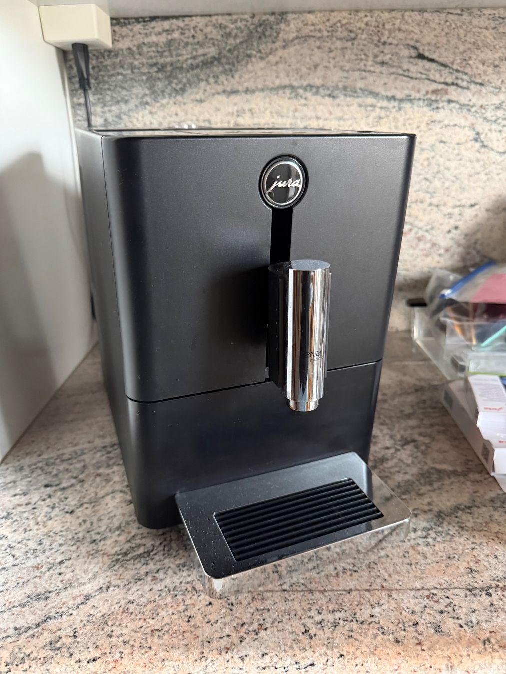 Jura Machines à café & Machines à expresso: Kaffeemaschine Vollautomat – D'occasion à Seuzach par enr_rpg5