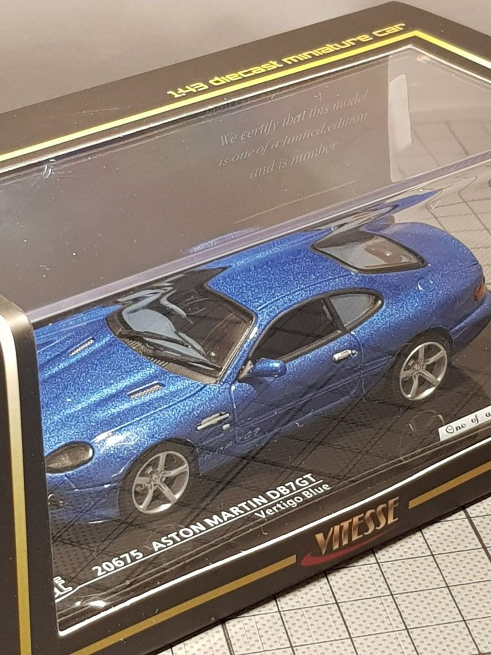 Aston Martin Modellini d'auto: Aston Martin DB7 GT – Nuovo e nell'imballaggio originale da Chézard-St-Martin venduto da AlPat-Collections 1