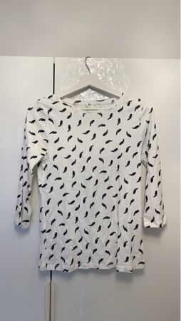 Chicoree Shirt, Grösse M, weiss mit Federn Muster