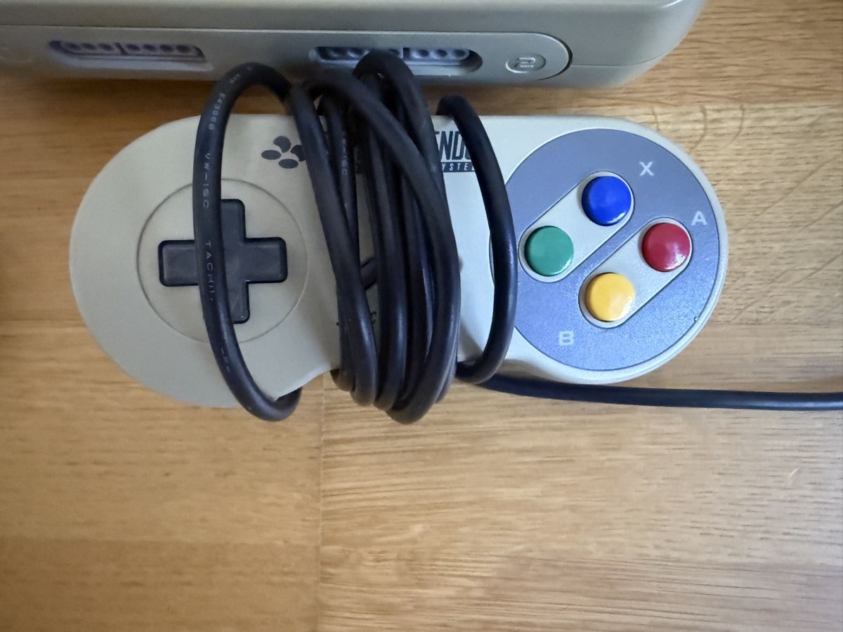 Nintendo Console: SNES Konsole inkl. 2 Controller und Zubehör – Usato da Basel venduto da Xela86 3