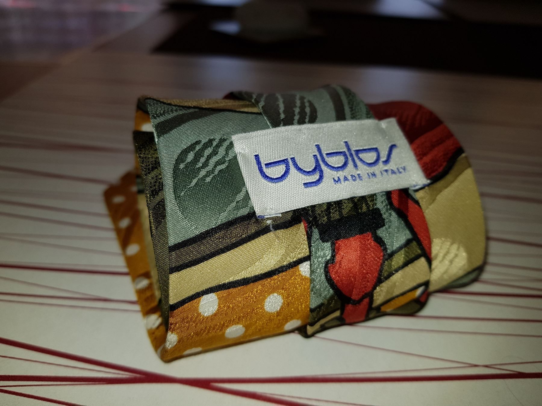 Cravatte: Cravate en soie/Seiden Krawatte  BYBLOS – Usato da Cossonay-ville venduto da Super-Price-Quality 3