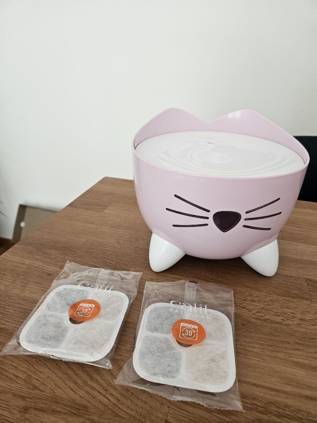 Teiche & Zierbrunnen: Catit Pixi Trinkbrunnen – Gebraucht aus Zürich von Mel666
